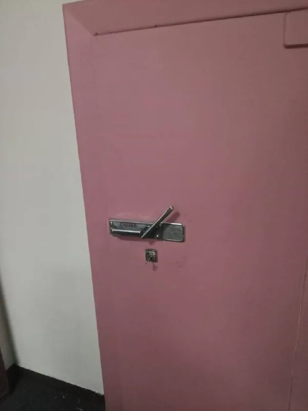 Door lock and key barrel worked on during a key cutting callout